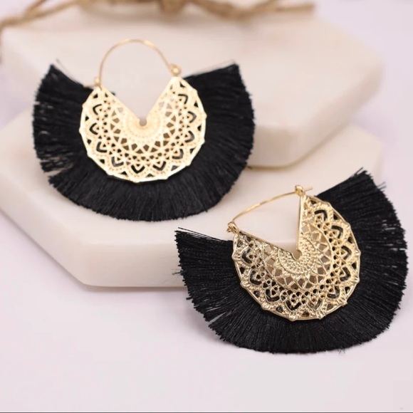 Jewelry - Black and Gold Fan Tassel Post Dangle Earring